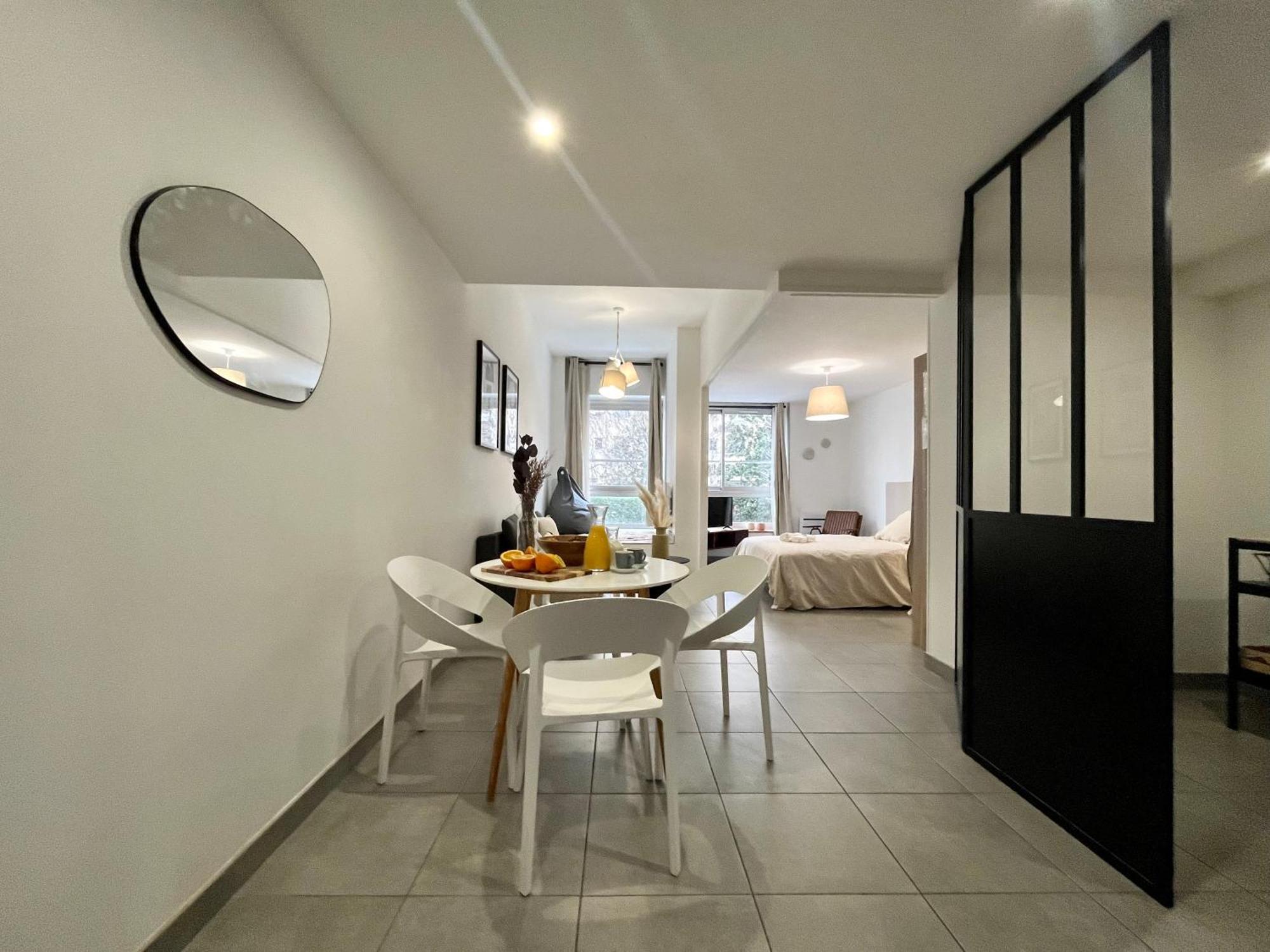 Suite Danbury Lyon Eksteriør billede