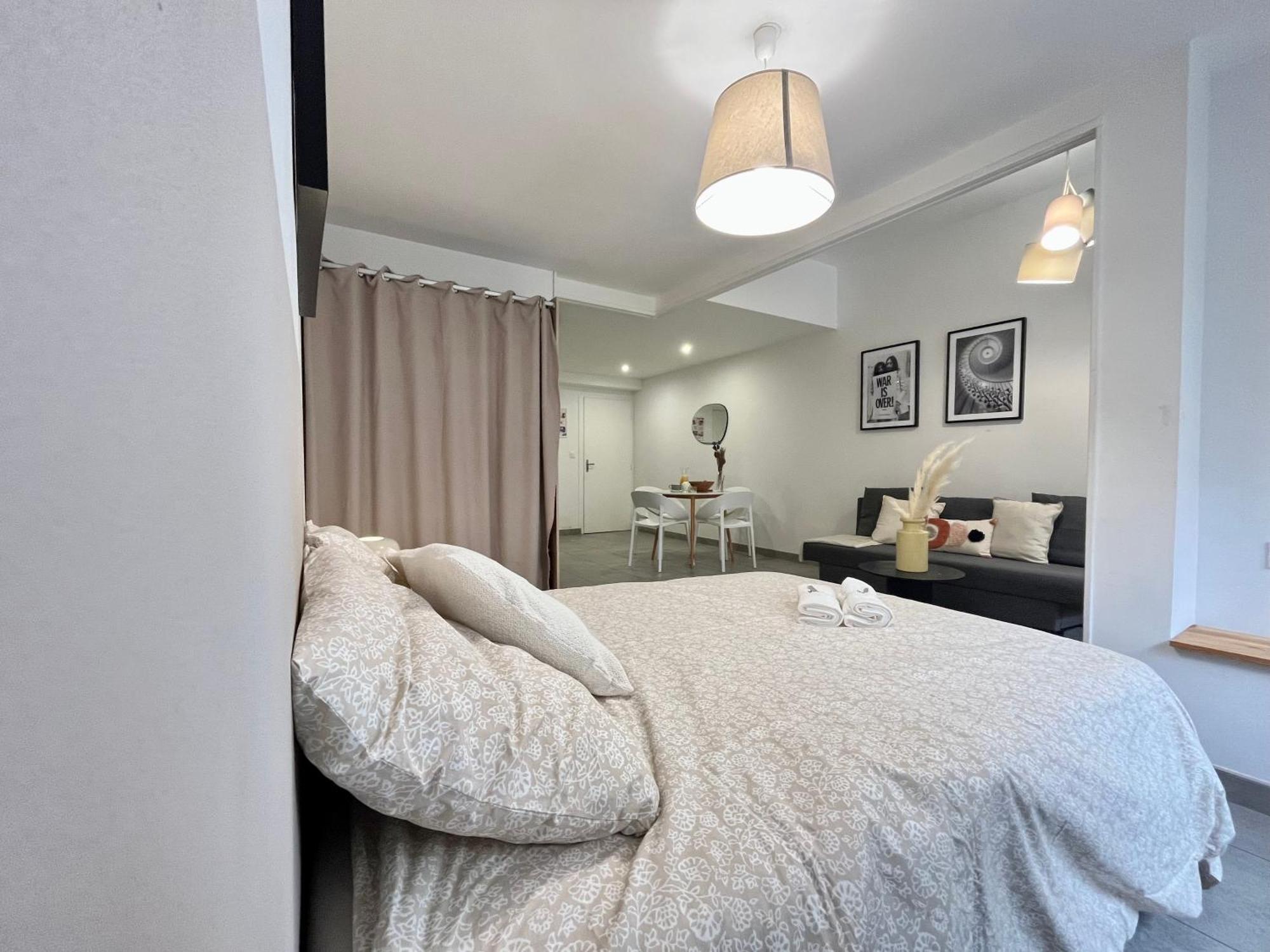 Suite Danbury Lyon Eksteriør billede