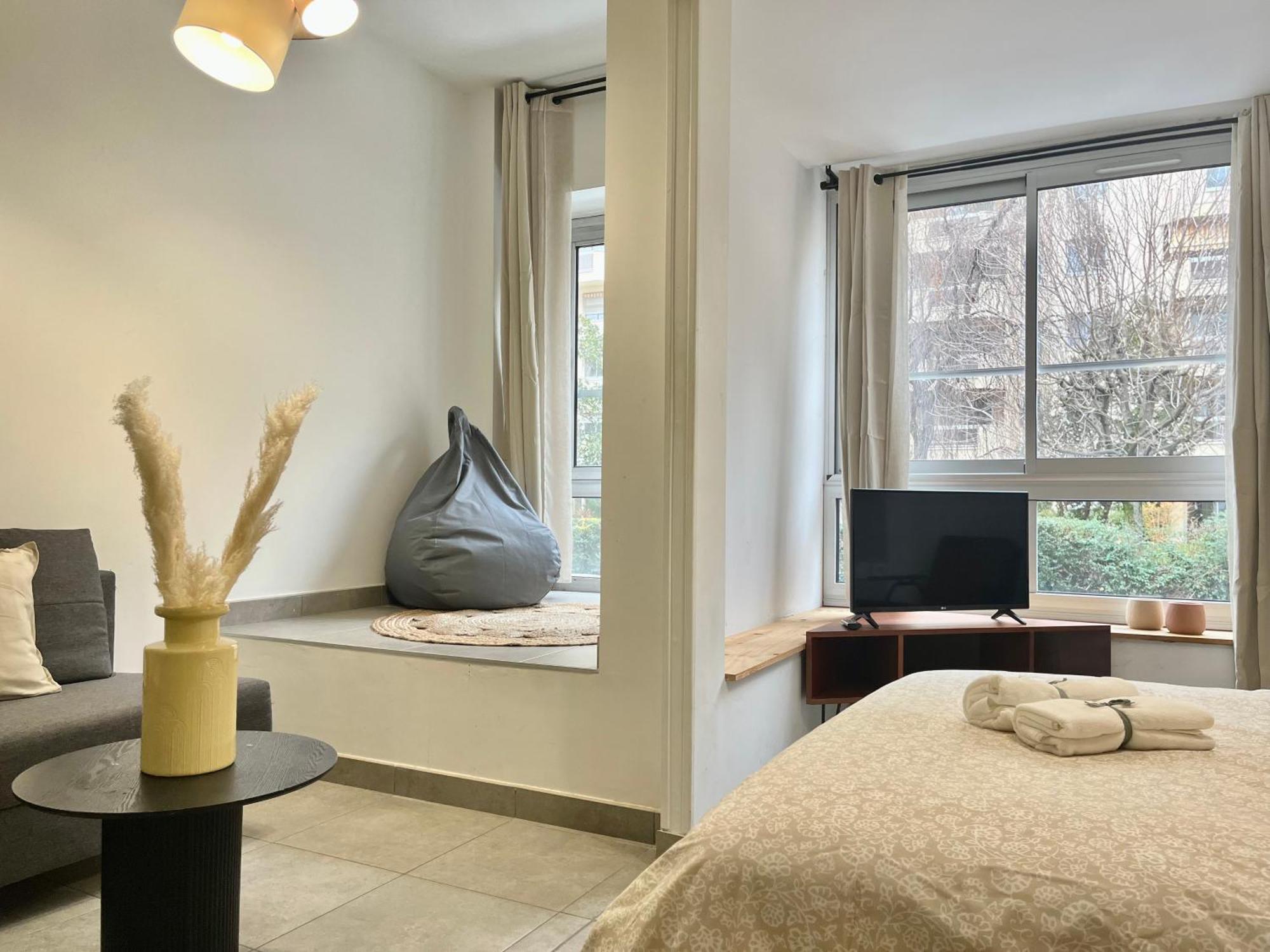 Suite Danbury Lyon Eksteriør billede