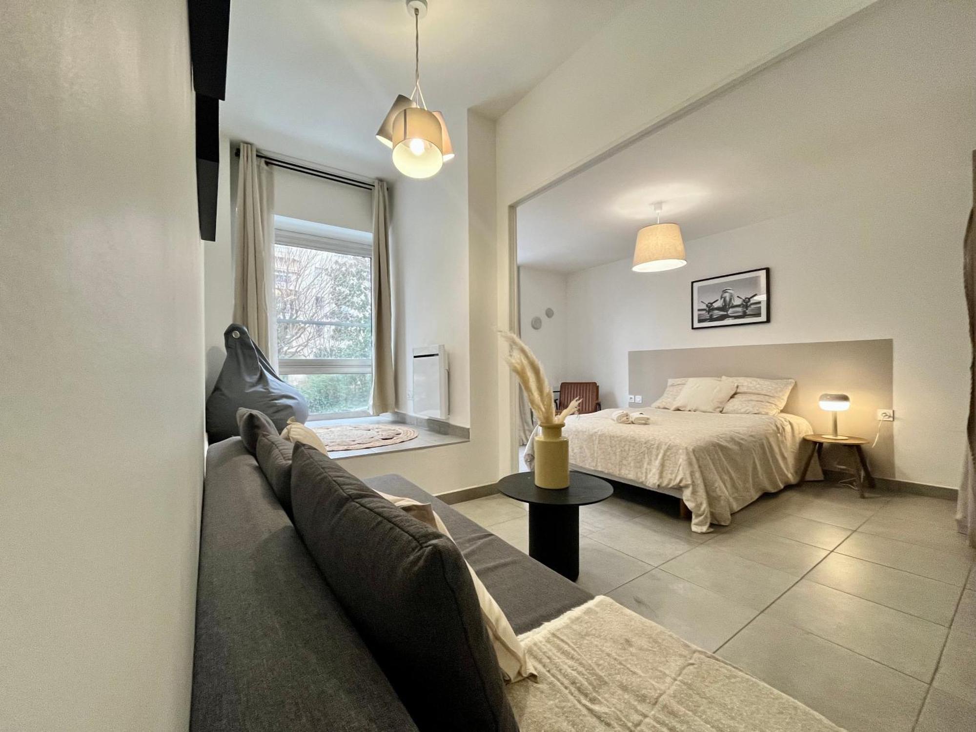 Suite Danbury Lyon Eksteriør billede